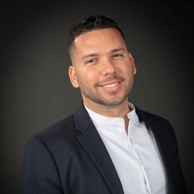 Kenneth Wolf, dueño y agente principal de Wolf Insurance